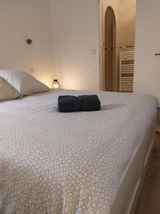 Private Independant Flat - Lourdes City Center - 2 Balconies Екстер'єр фото