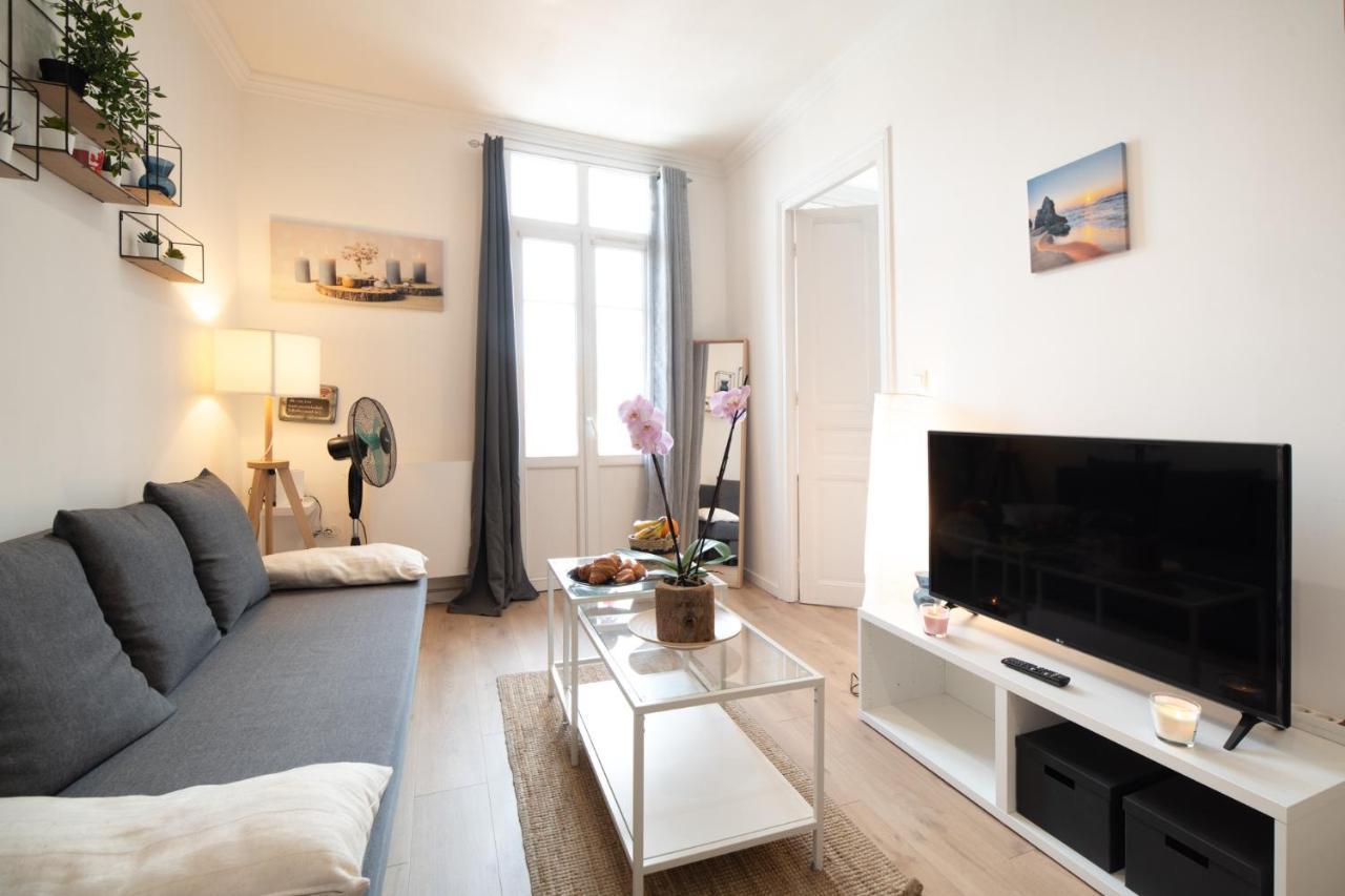 Private Independant Flat - Lourdes City Center - 2 Balconies Екстер'єр фото